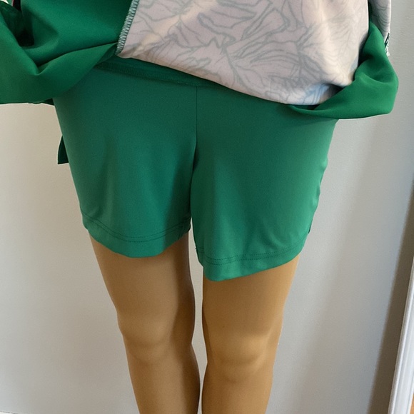 Lady Hagen NWT sz xs golf/ tennis skort “Tropic Palm Wrap” Lush Green Resort - Picture 5 of 10